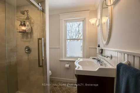 36 Shanty Bay Road Barrie ON L4M 1C8