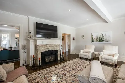 36 Shanty Bay Road Barrie ON L4M 1C8