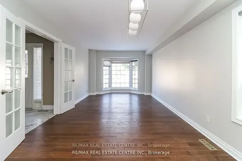 25 Meadowlark Road Barrie ON L4M 6C8