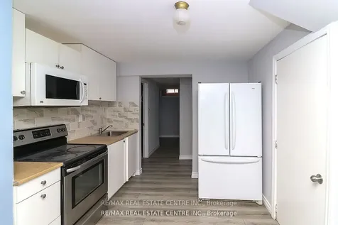 25 Meadowlark Road Barrie ON L4M 6C8