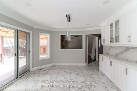 25 Meadowlark Road Barrie ON L4M 6C8