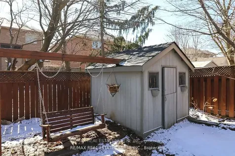 25 Meadowlark Road Barrie ON L4M 6C8