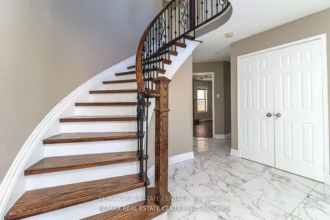 25 Meadowlark Road Barrie ON L4M 6C8