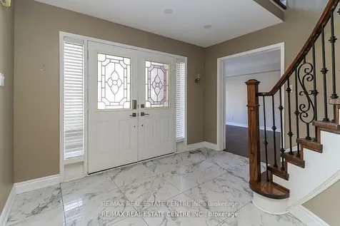 25 Meadowlark Road Barrie ON L4M 6C8