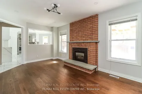 25 Meadowlark Road Barrie ON L4M 6C8