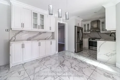 25 Meadowlark Road Barrie ON L4M 6C8