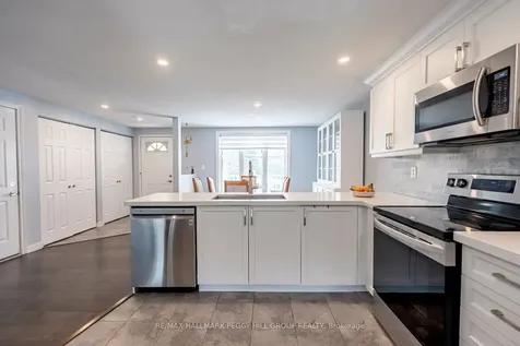 56 Rundle Crescent Barrie ON L4N 8E6