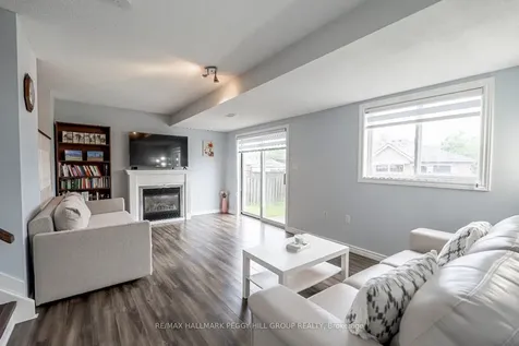 56 Rundle Crescent Barrie ON L4N 8E6