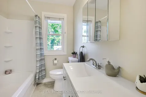 90 Johnson Street Barrie ON L4M 4R3