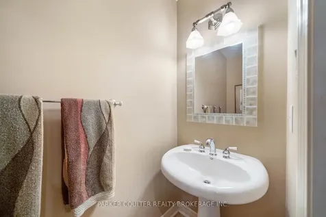 16 Player Drive Barrie ON L4M 6W1