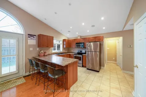 16 Player Drive Barrie ON L4M 6W1