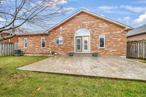 16 Player Drive Barrie ON L4M 6W1