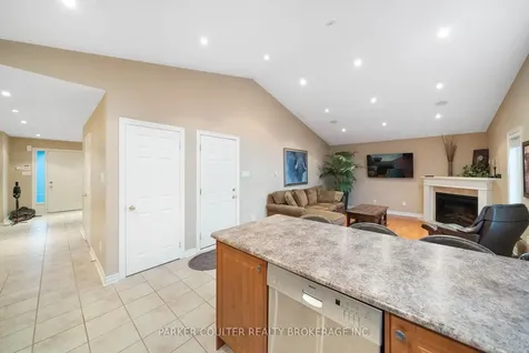 16 Player Drive Barrie ON L4M 6W1