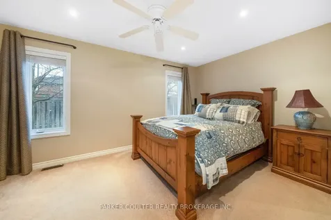 16 Player Drive Barrie ON L4M 6W1