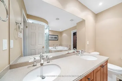 16 Player Drive Barrie ON L4M 6W1