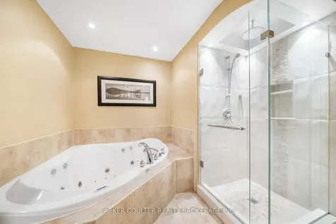 16 Player Drive Barrie ON L4M 6W1