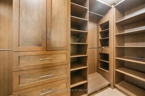 16 Player Drive Barrie ON L4M 6W1