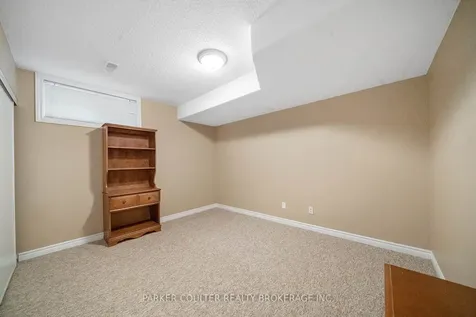 16 Player Drive Barrie ON L4M 6W1