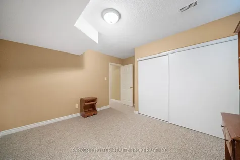 16 Player Drive Barrie ON L4M 6W1