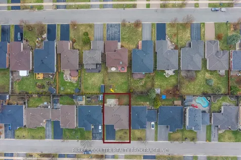 16 Player Drive Barrie ON L4M 6W1