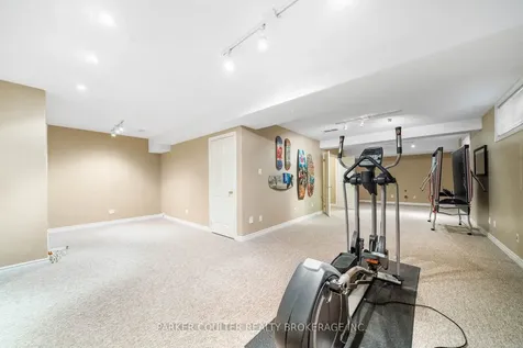 16 Player Drive Barrie ON L4M 6W1