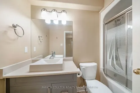 16 Player Drive Barrie ON L4M 6W1