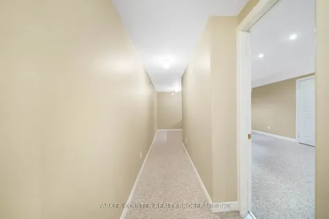 16 Player Drive Barrie ON L4M 6W1