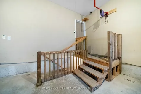 16 Player Drive Barrie ON L4M 6W1