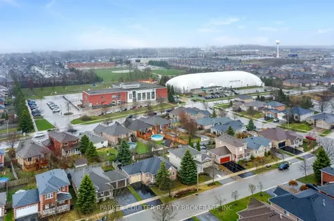 16 Player Drive Barrie ON L4M 6W1