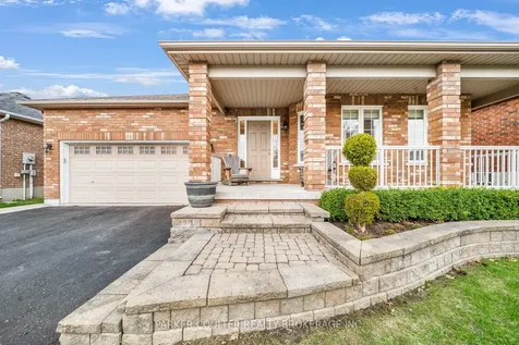 16 Player Drive Barrie ON L4M 6W1