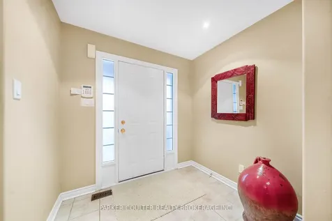 16 Player Drive Barrie ON L4M 6W1