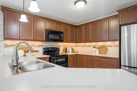 234 Dominion Drive Clearview ON L0M 1S0