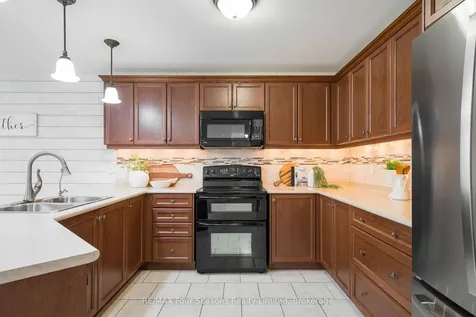 234 Dominion Drive Clearview ON L0M 1S0