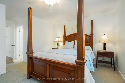 234 Dominion Drive Clearview ON L0M 1S0