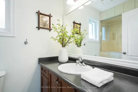 234 Dominion Drive Clearview ON L0M 1S0