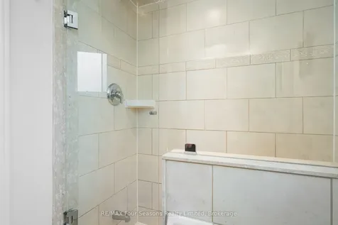 234 Dominion Drive Clearview ON L0M 1S0