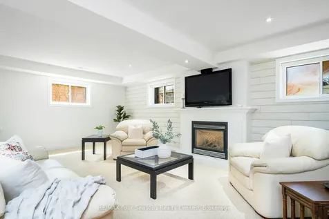 234 Dominion Drive Clearview ON L0M 1S0