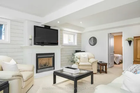 234 Dominion Drive Clearview ON L0M 1S0