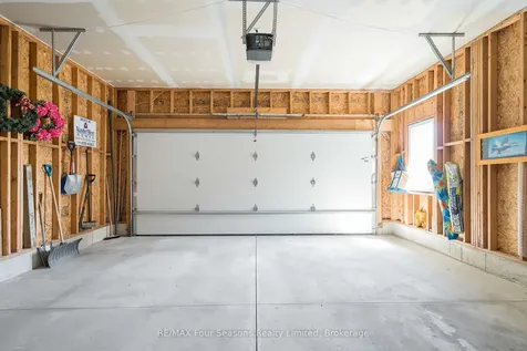 234 Dominion Drive Clearview ON L0M 1S0