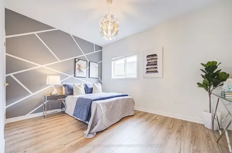 6 Callaway Court Barrie ON L4M 6V7