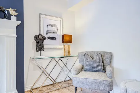 6 Callaway Court Barrie ON L4M 6V7