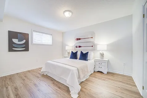 6 Callaway Court Barrie ON L4M 6V7