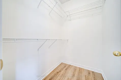 6 Callaway Court Barrie ON L4M 6V7