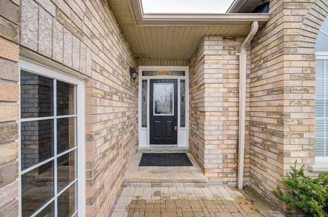 6 Callaway Court Barrie ON L4M 6V7