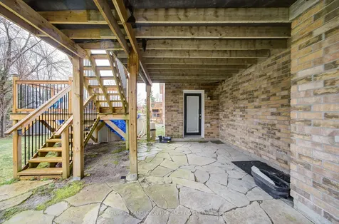 6 Callaway Court Barrie ON L4M 6V7