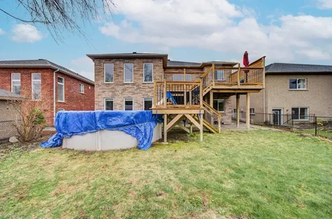 6 Callaway Court Barrie ON L4M 6V7