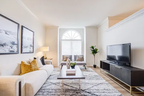 6 Callaway Court Barrie ON L4M 6V7