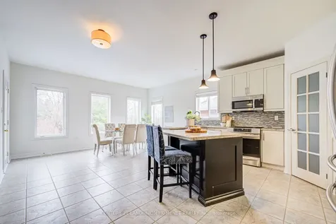 6 Callaway Court Barrie ON L4M 6V7