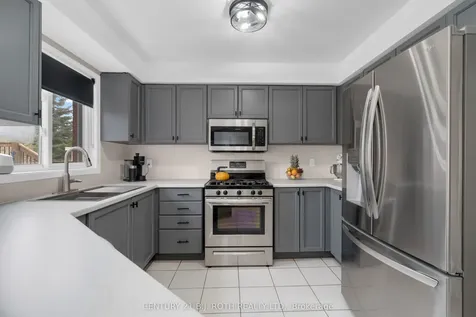 20 Bear Creek Drive Barrie ON L4N 9M6