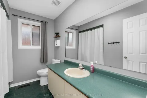 20 Bear Creek Drive Barrie ON L4N 9M6